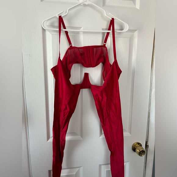 Torrid Valentine’s Day Set Size 1 - Picture 2 of 4